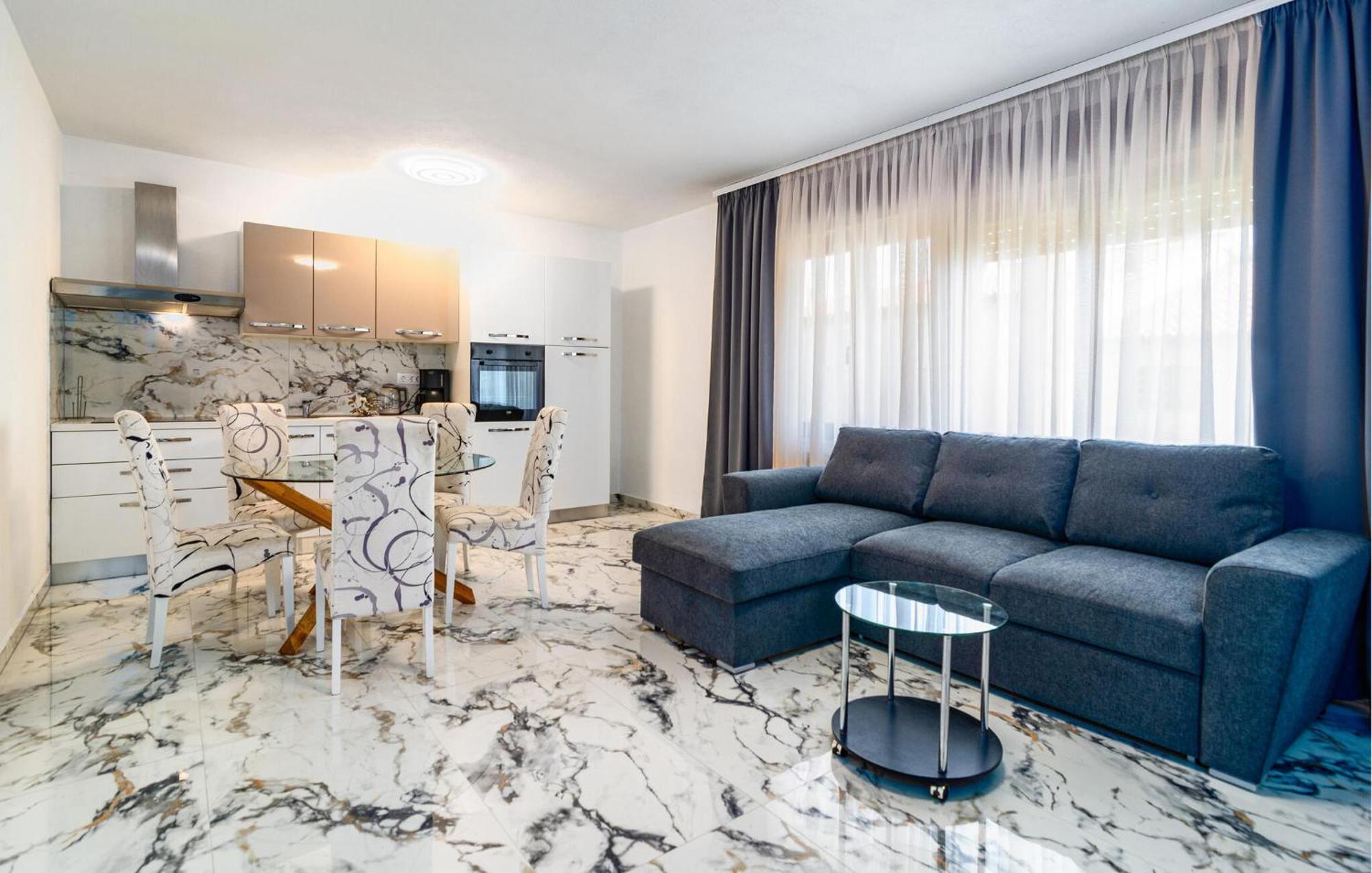 Two-Bedroom Apartment in Podstrana Buitenkant foto